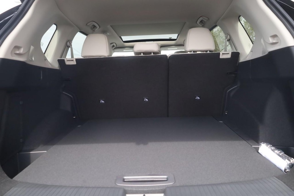 Nissan Rogue Vehicle Image 24