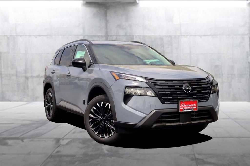 Nissan Rogue Vehicle Image 02