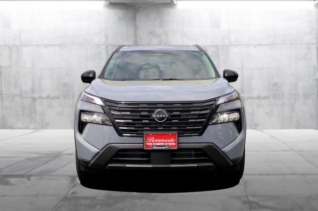 Nissan Rogue Vehicle Image 04