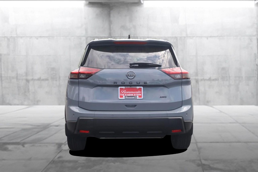 Nissan Rogue Vehicle Image 06