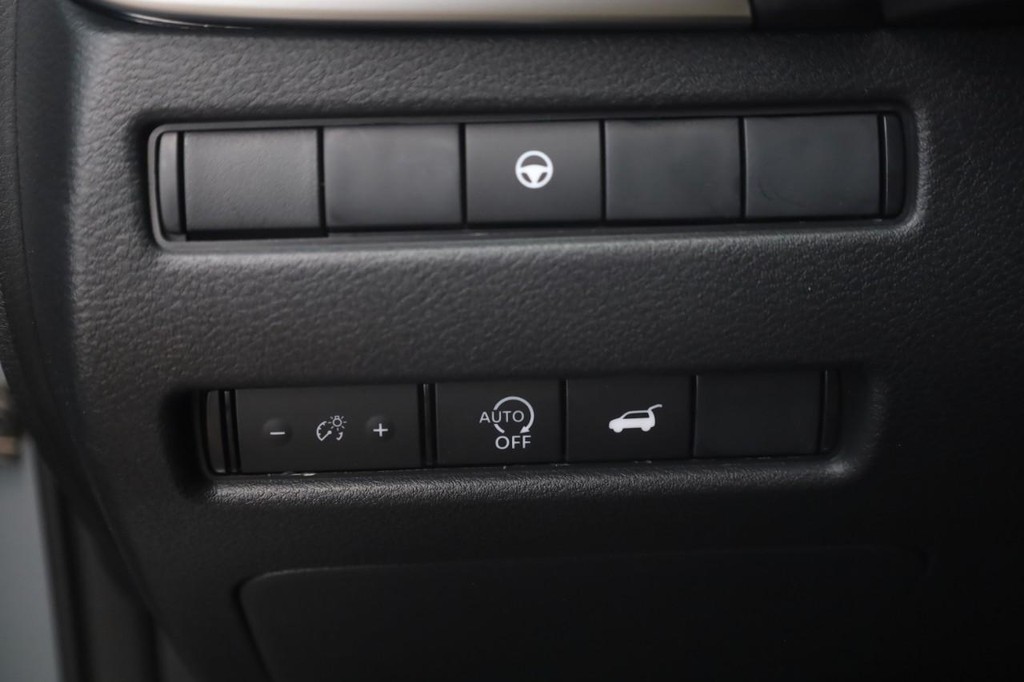 Nissan Rogue Vehicle Image 12