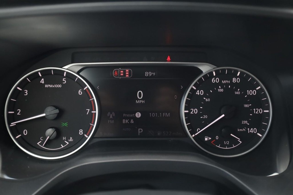 Nissan Rogue Vehicle Image 13