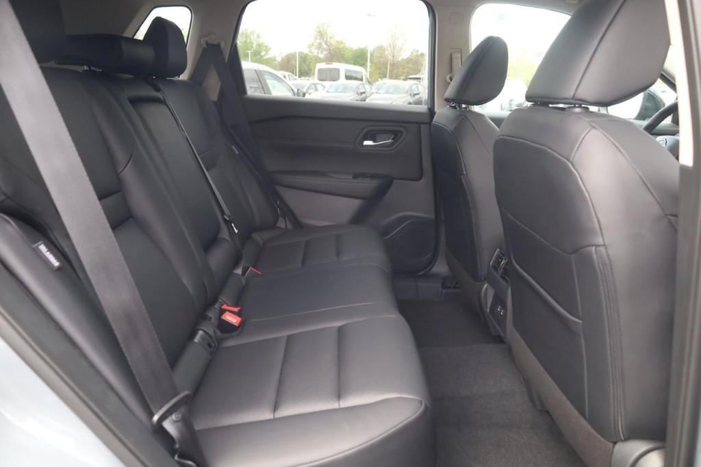 Nissan Rogue Vehicle Image 22