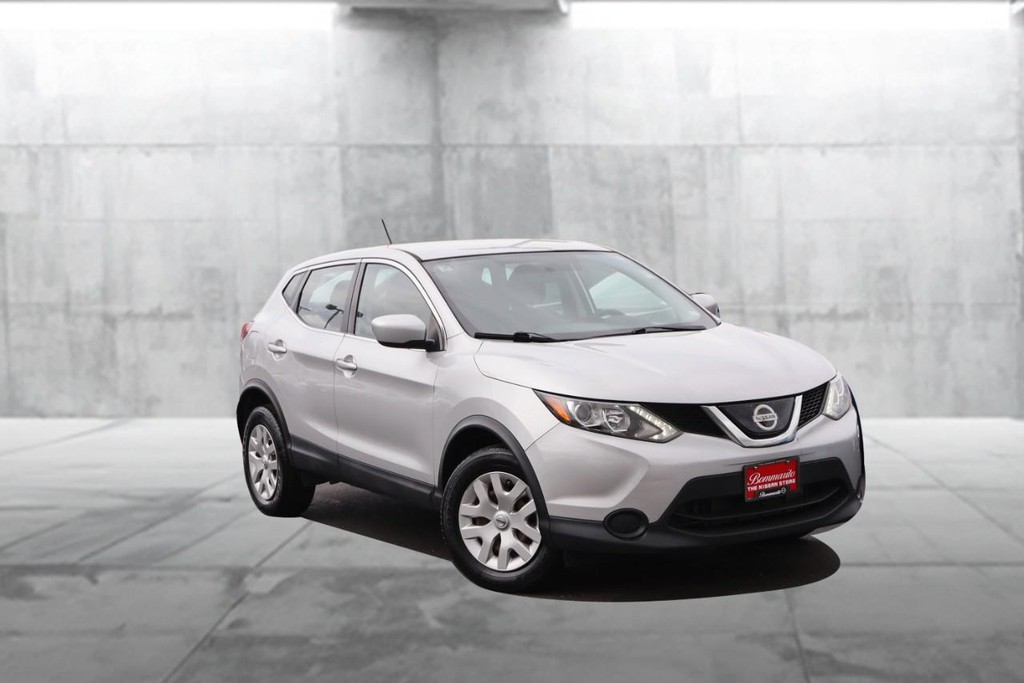 Nissan Rogue Sport Vehicle Image 02