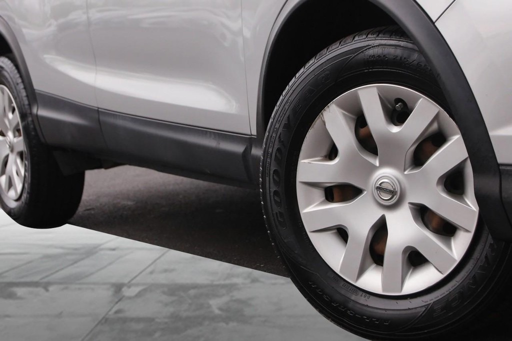 Nissan Rogue Sport Vehicle Image 03