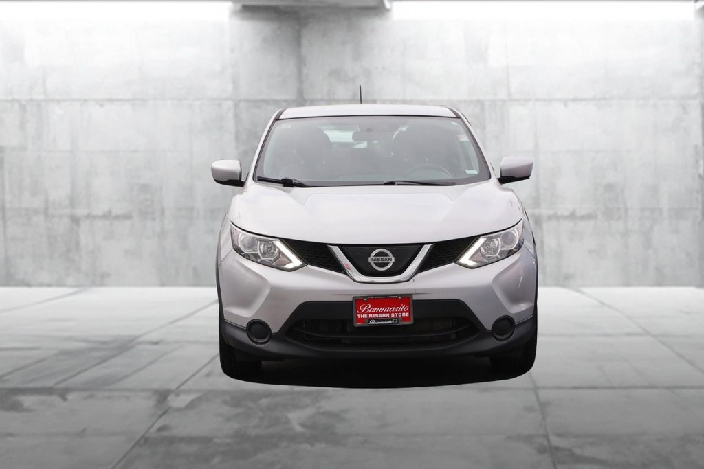 Nissan Rogue Sport Vehicle Image 04