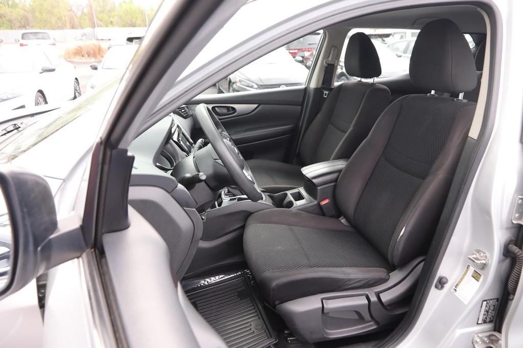Nissan Rogue Sport Vehicle Image 08