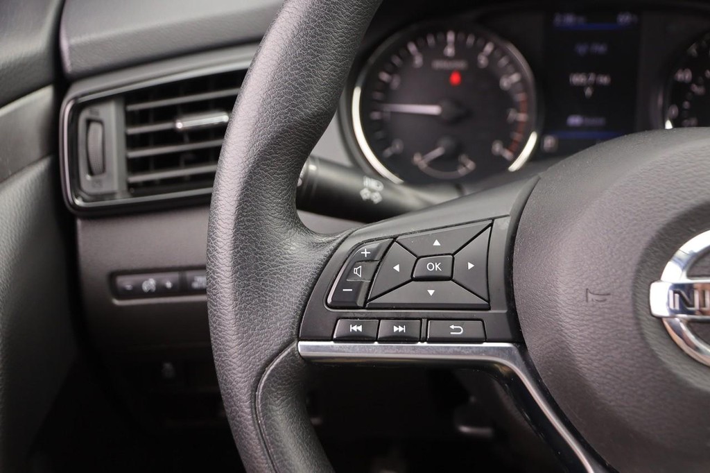 Nissan Rogue Sport Vehicle Image 11