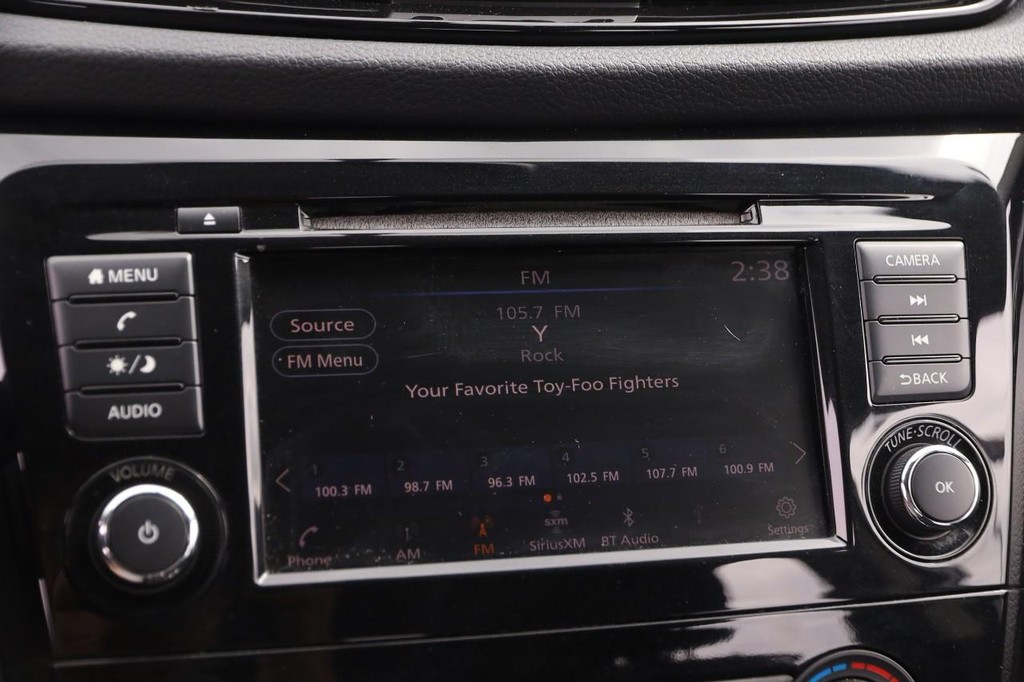 Nissan Rogue Sport Vehicle Image 15