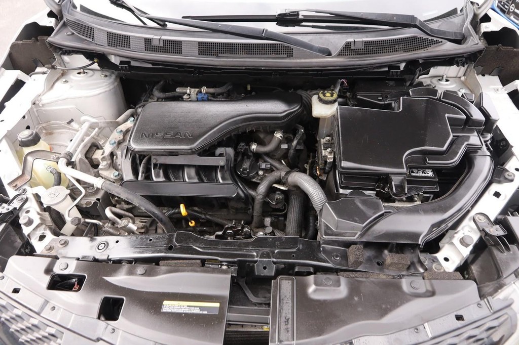 Nissan Rogue Sport Vehicle Image 25