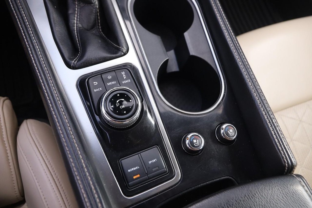 Nissan Maxima Vehicle Image 21