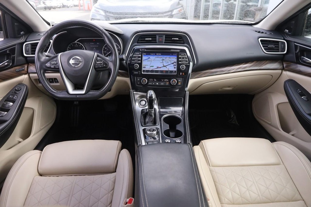 Nissan Maxima Vehicle Image 23