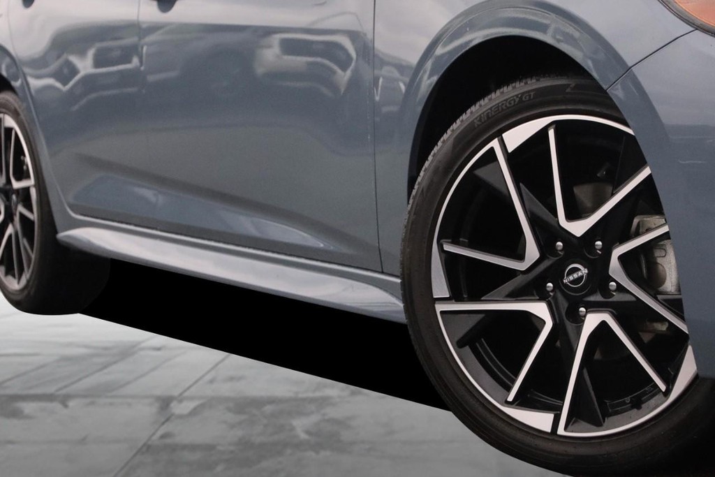 Nissan Sentra Vehicle Image 03