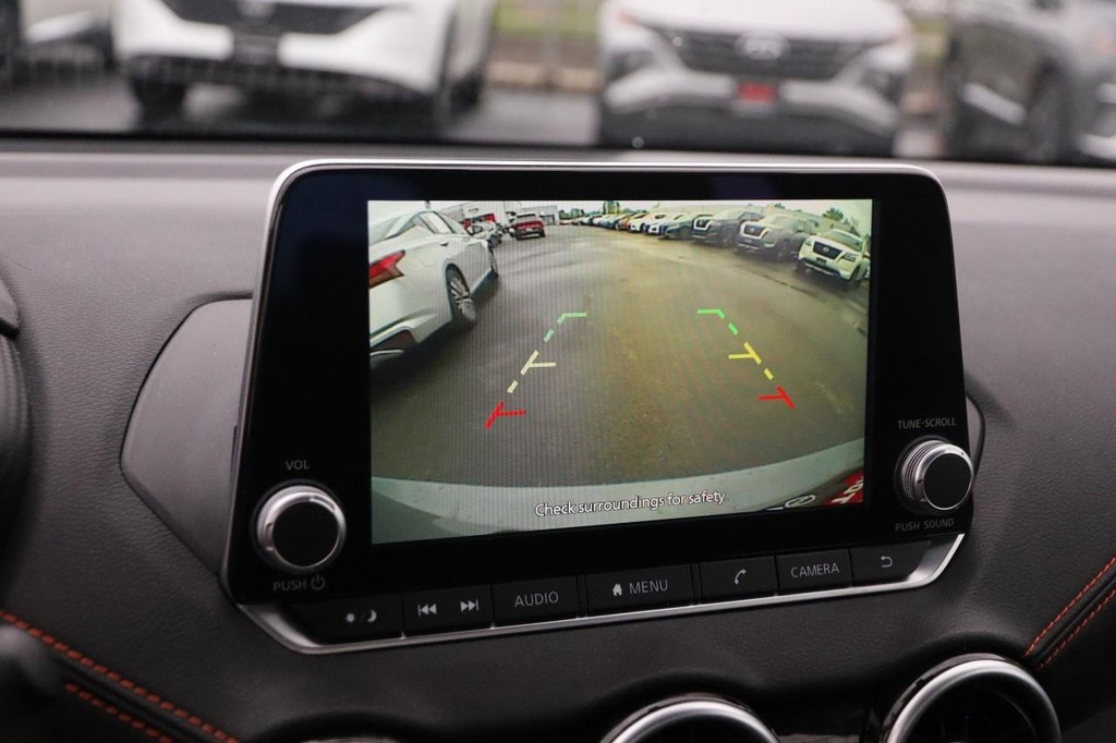 Nissan Sentra Vehicle Image 17