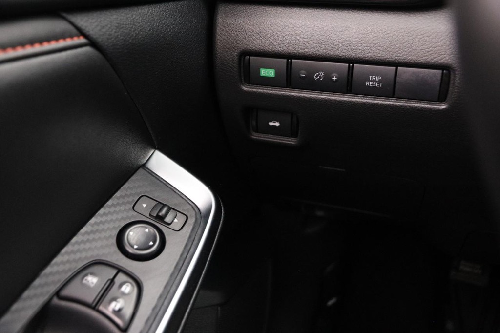 Nissan Sentra Vehicle Image 20