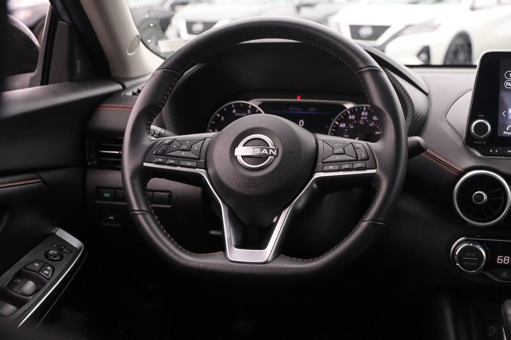 Nissan Sentra Vehicle Image 23