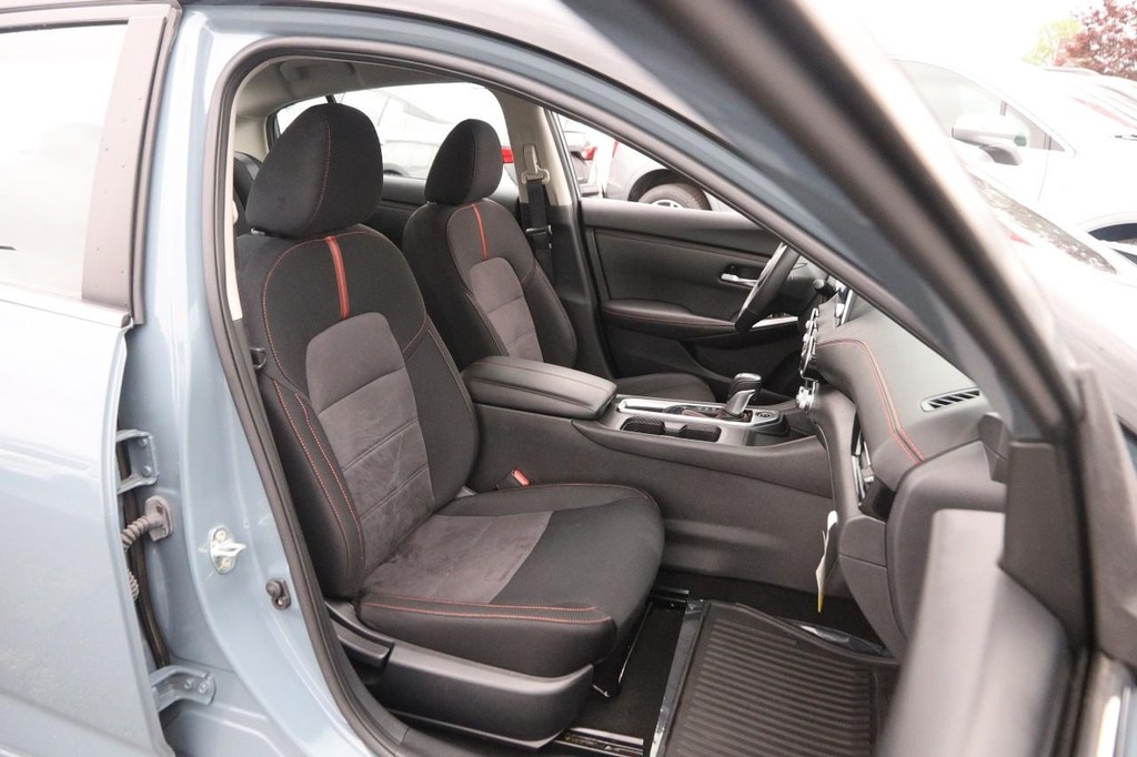 Nissan Sentra Vehicle Image 26