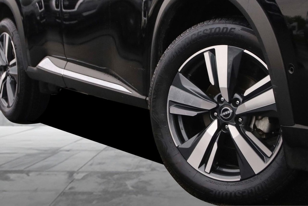 Nissan Rogue Vehicle Image 03