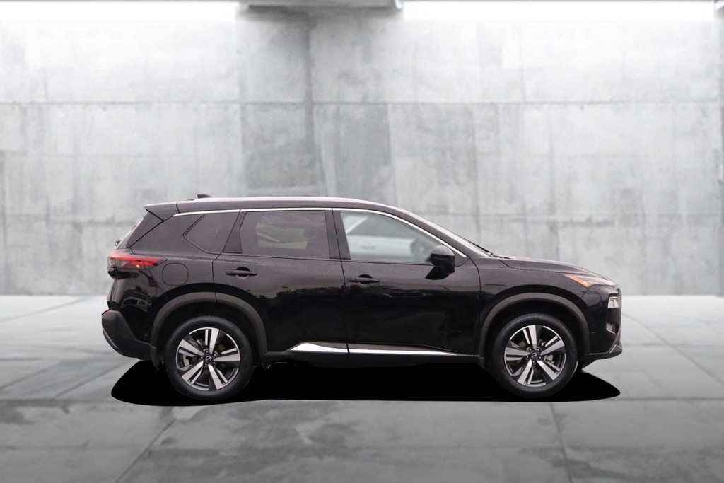 Nissan Rogue Vehicle Image 05