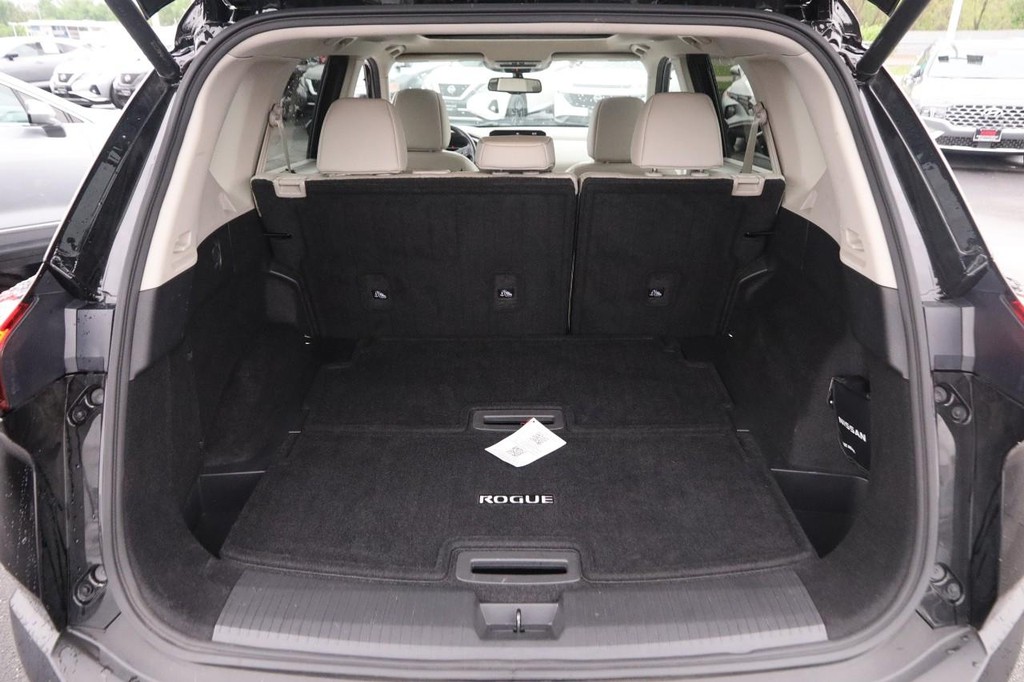 Nissan Rogue Vehicle Image 07