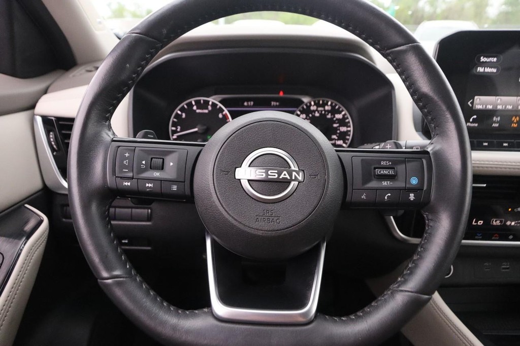 Nissan Rogue Vehicle Image 12