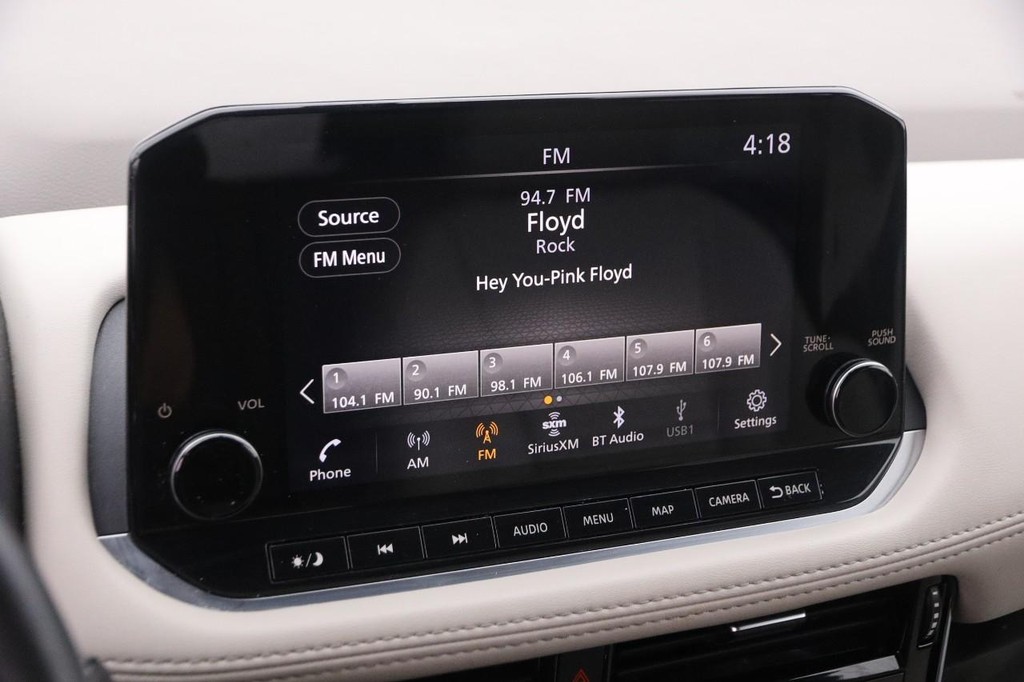 Nissan Rogue Vehicle Image 18