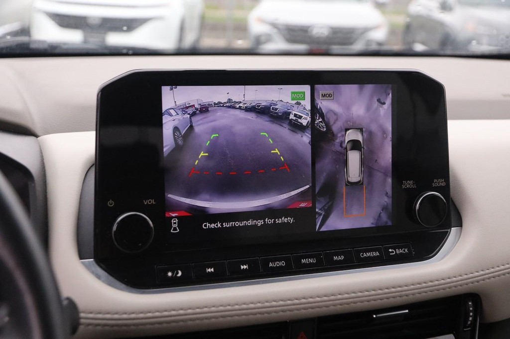 Nissan Rogue Vehicle Image 19