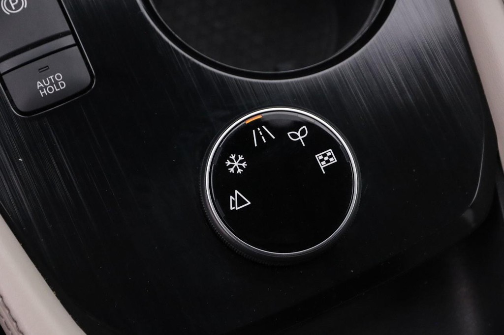 Nissan Rogue Vehicle Image 22