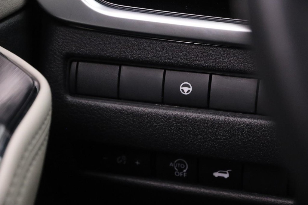 Nissan Rogue Vehicle Image 23