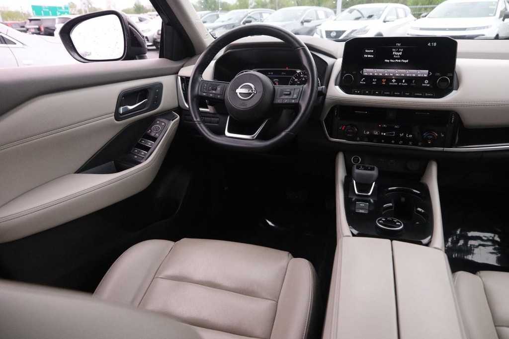 Nissan Rogue Vehicle Image 25