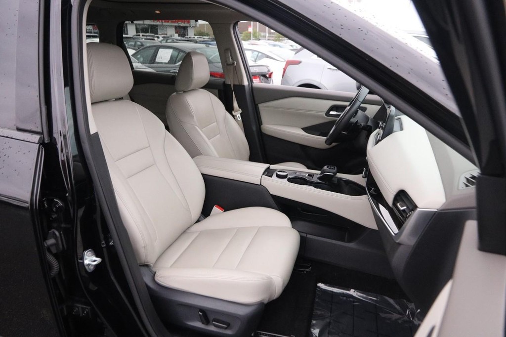 Nissan Rogue Vehicle Image 29