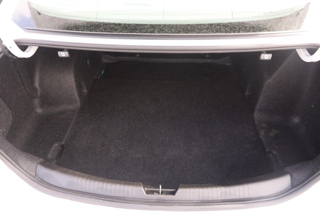 Chevrolet Malibu Vehicle Image 07