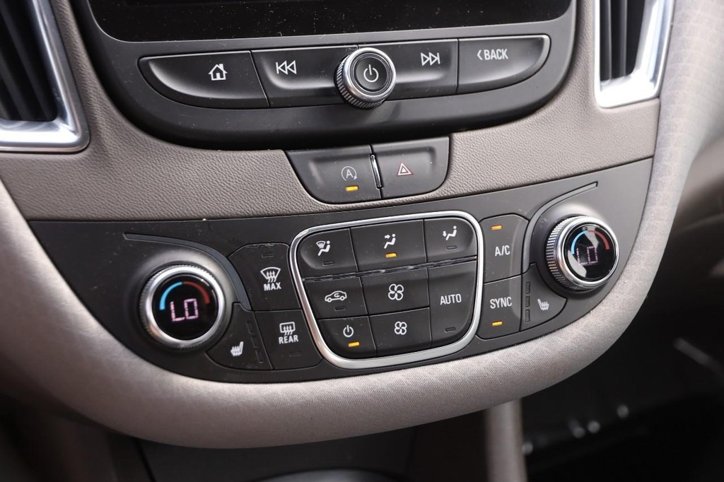 Chevrolet Malibu Vehicle Image 17