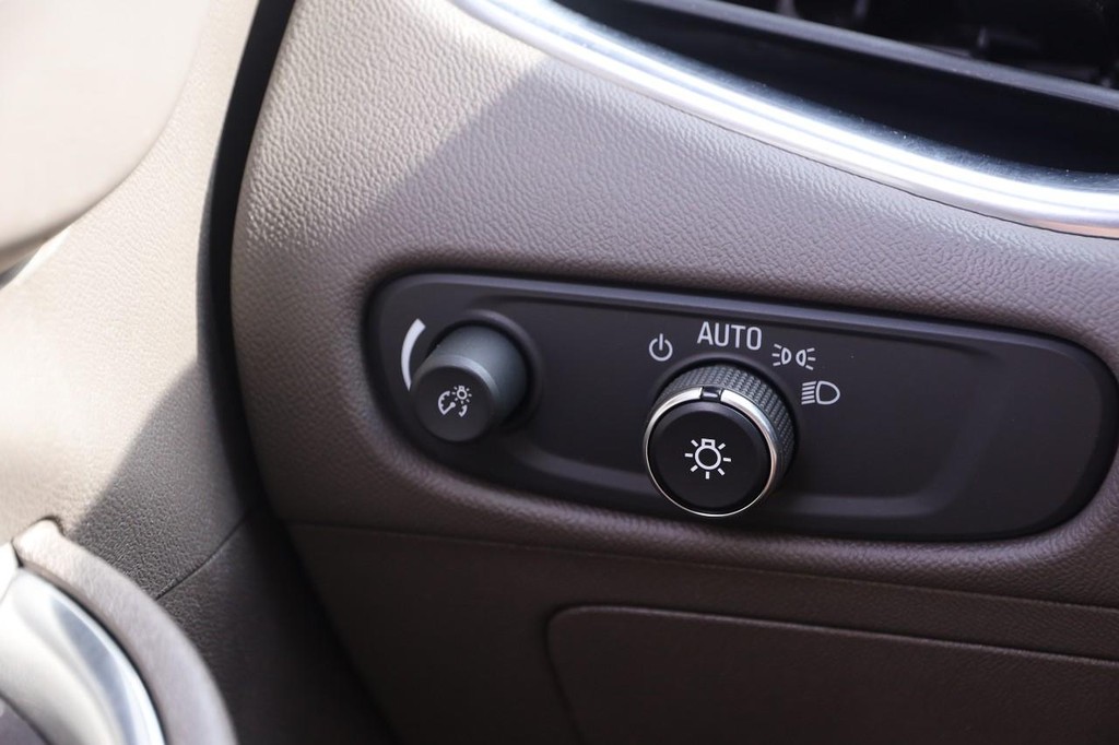 Chevrolet Malibu Vehicle Image 18