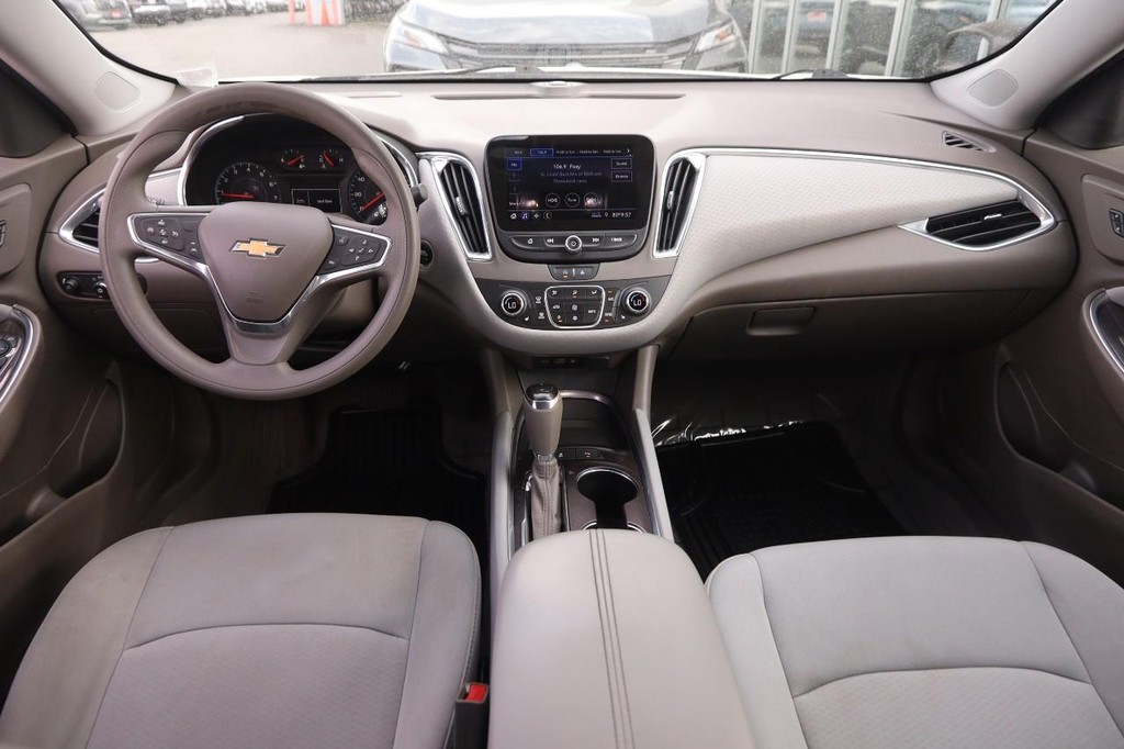Chevrolet Malibu Vehicle Image 19