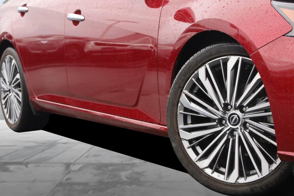 Nissan Altima Vehicle Image 03
