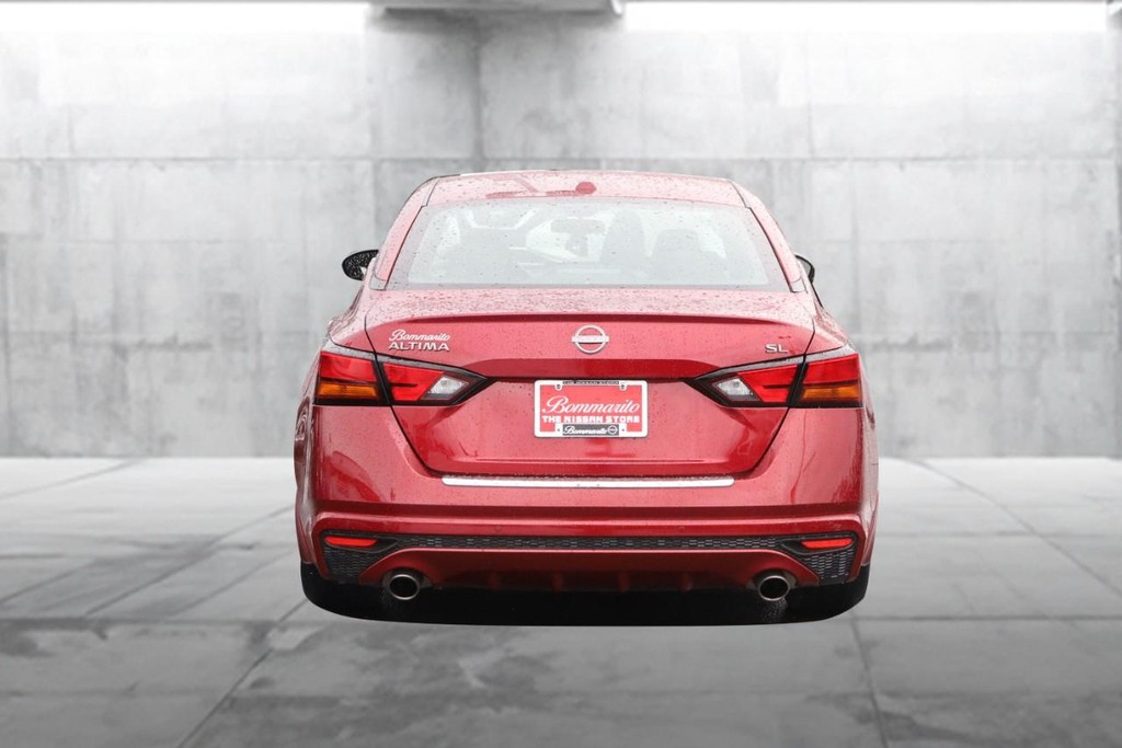 Nissan Altima Vehicle Image 06