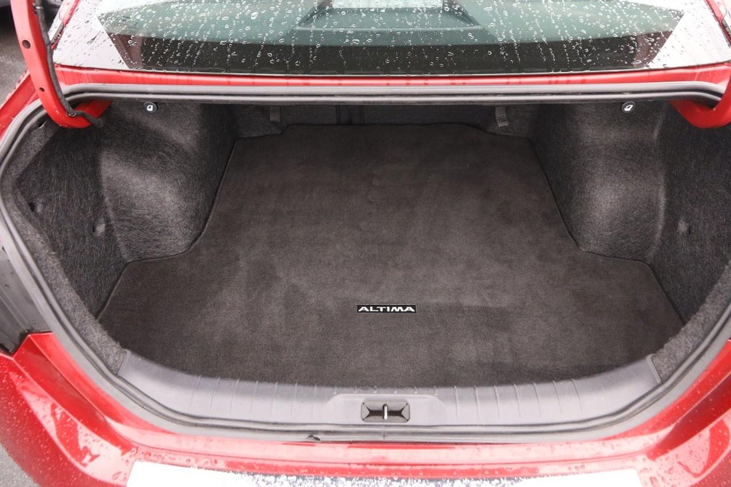 Nissan Altima Vehicle Image 07