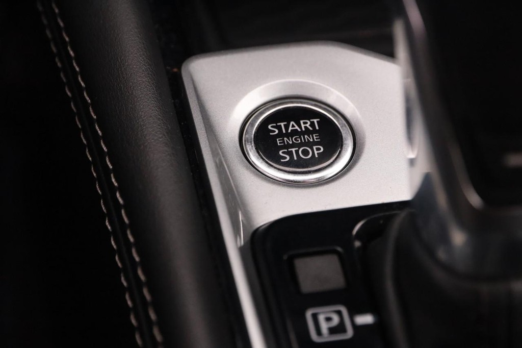 Nissan Altima Vehicle Image 15
