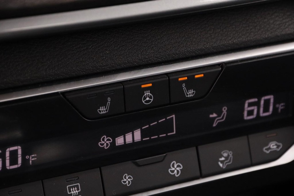 Nissan Altima Vehicle Image 19