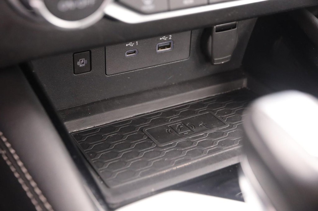 Nissan Altima Vehicle Image 20