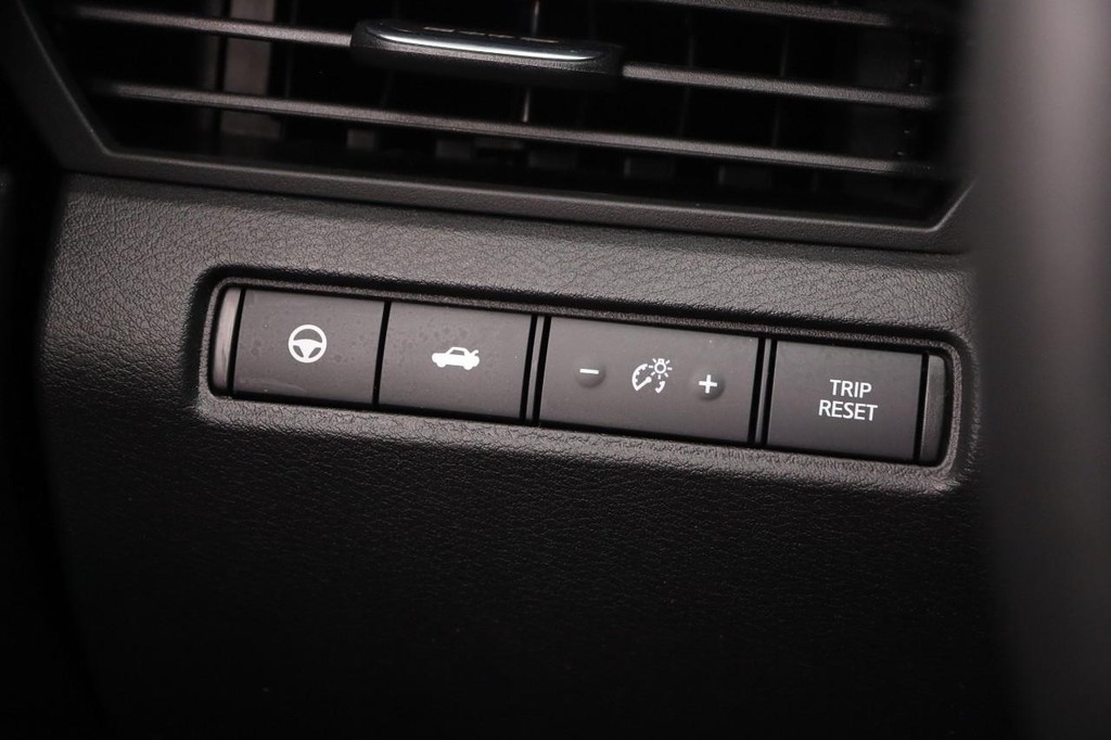 Nissan Altima Vehicle Image 21