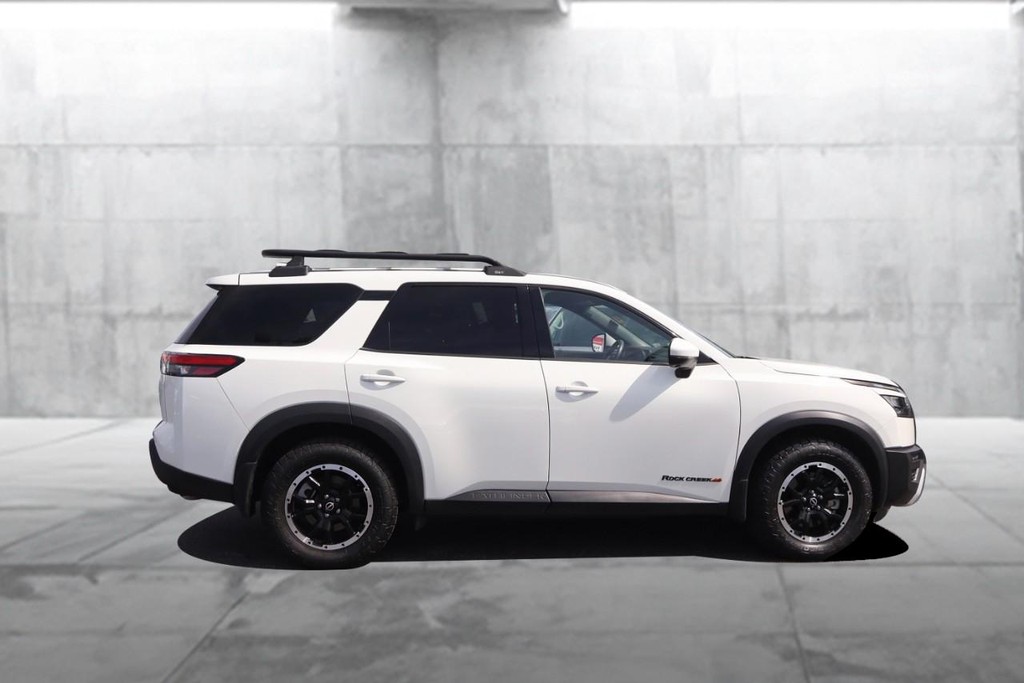 Nissan Pathfinder Vehicle Image 05