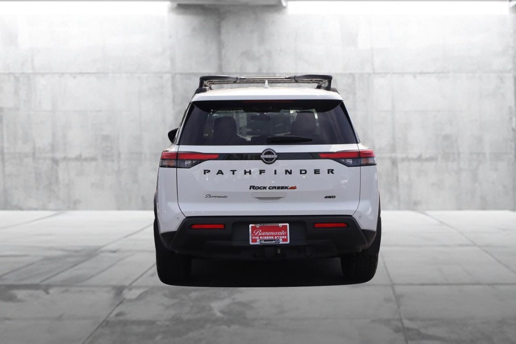 Nissan Pathfinder Vehicle Image 06