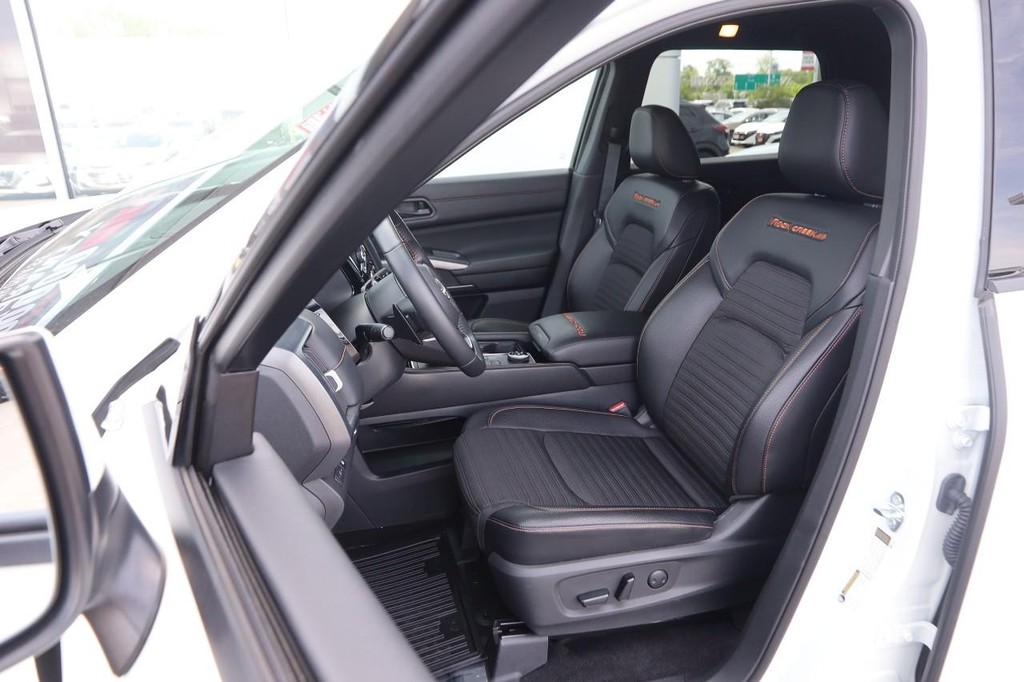 Nissan Pathfinder Vehicle Image 08