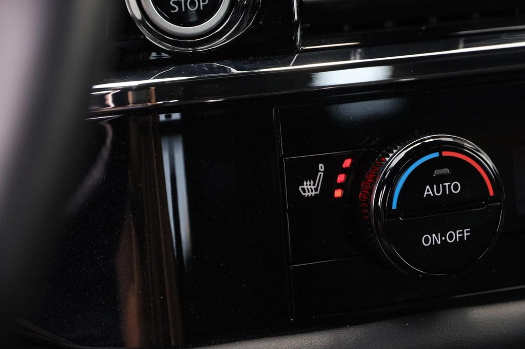 Nissan Pathfinder Vehicle Image 19