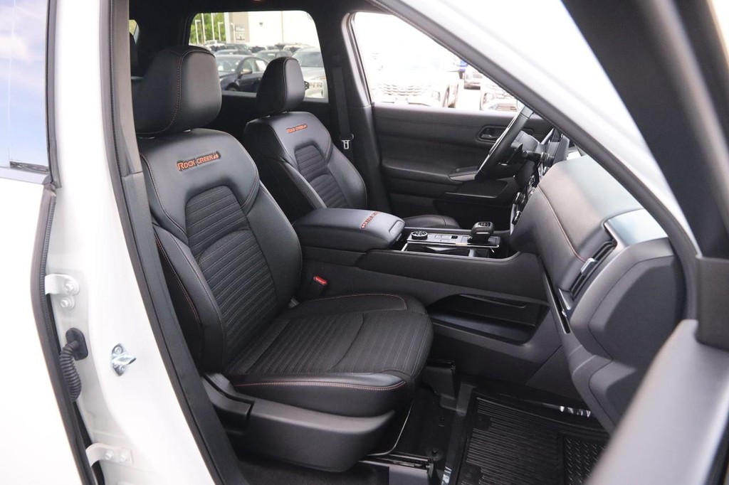 Nissan Pathfinder Vehicle Image 27