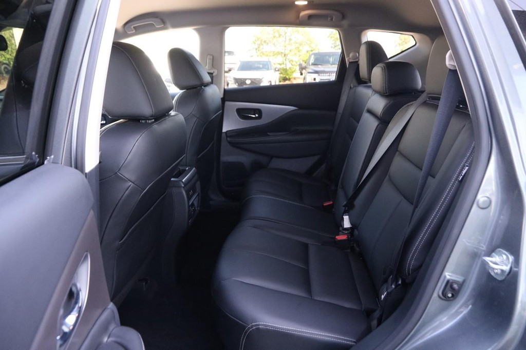 Nissan Murano Vehicle Image 09