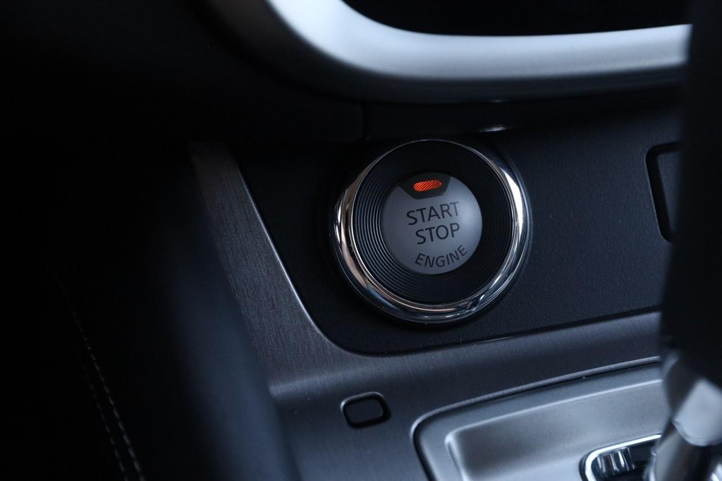 Nissan Murano Vehicle Image 14