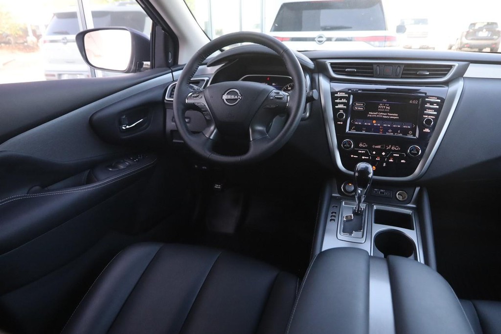 Nissan Murano Vehicle Image 22
